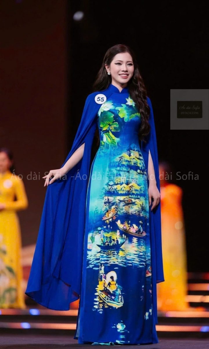 Áo dài trình diễn
